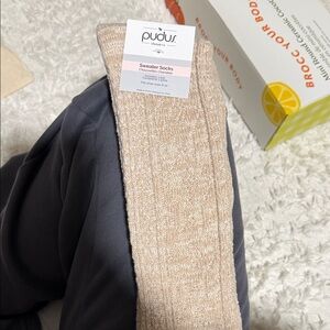 Pudus Beige Sweater Socks